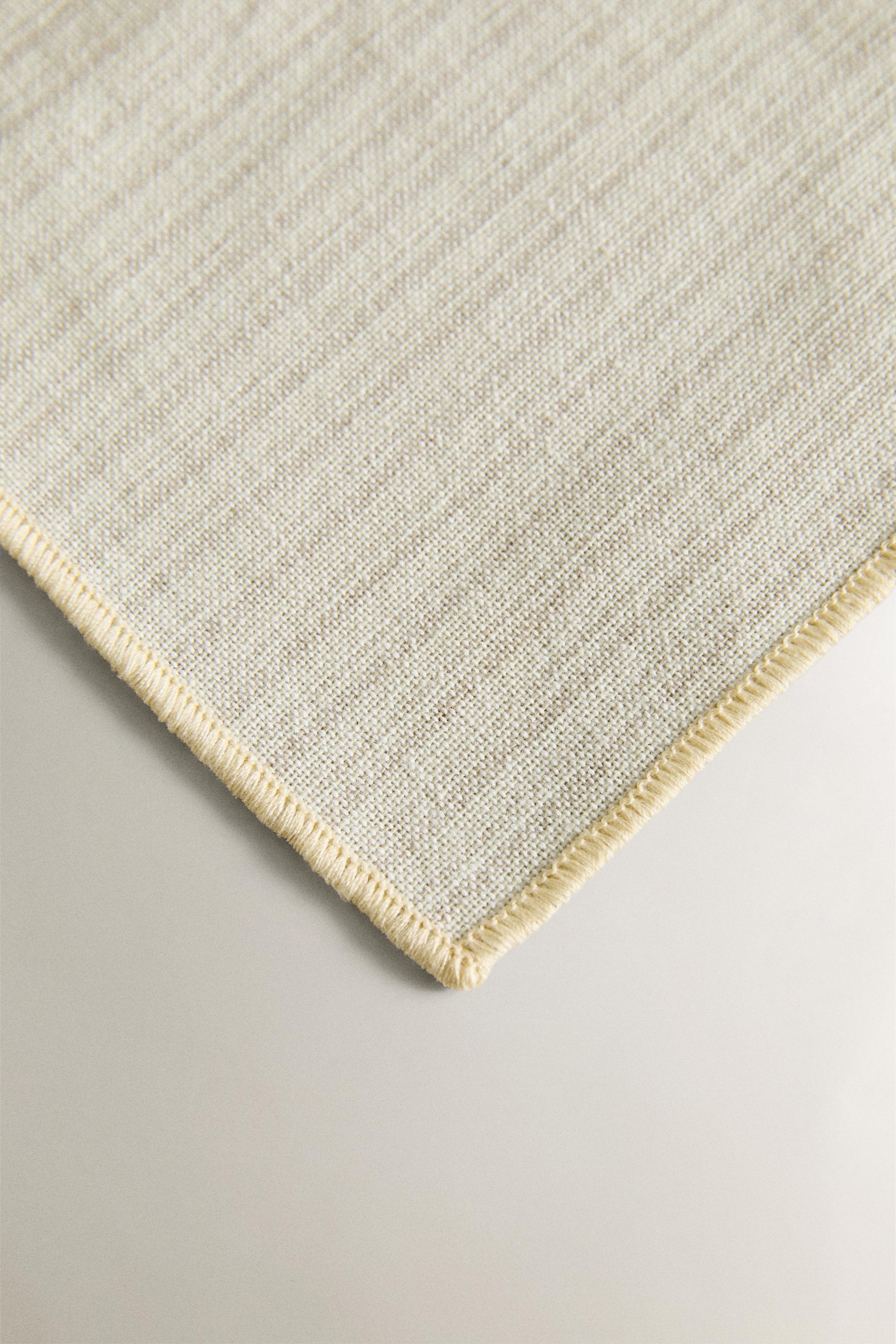STRIPED OVERLOCK TABLECLOTH